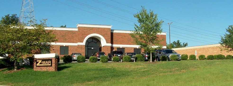 More Photos Of 8541 Crown Crescent Ct, Charlotte Flex For Lease