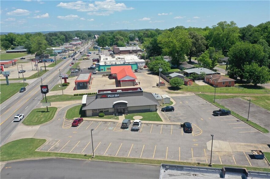 More Photos Of 511 Union St, Dardanelle General Retail For Sale