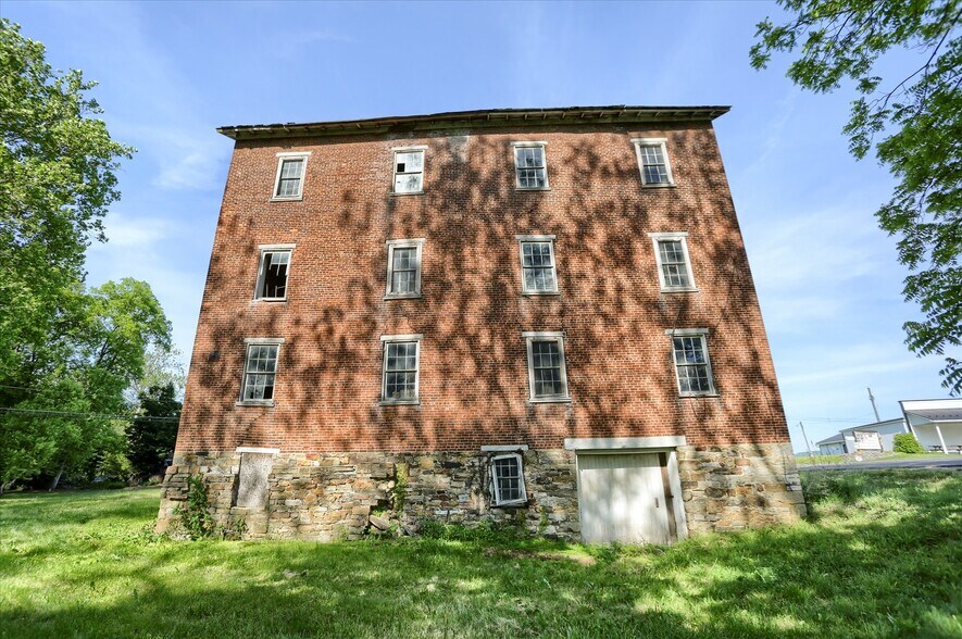 More Photos Of 1209 Mill Rd, Selinsgrove Industrial For Sale