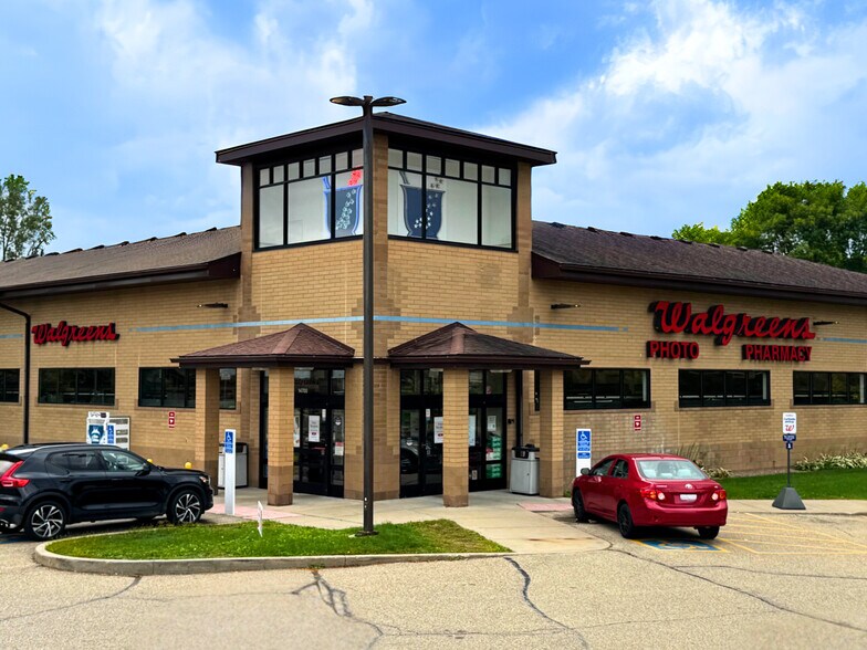 More Photos Of 14700 Lac Lavon Dr, Burnsville Drugstore For Sale
