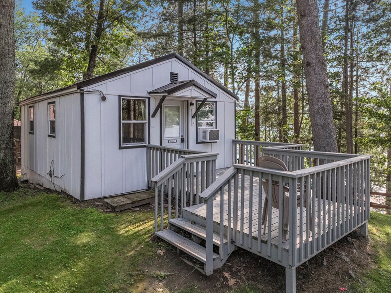 More Photos Of N1075 Eastside Rd, Birchwood Trailer Camper Park For Sale