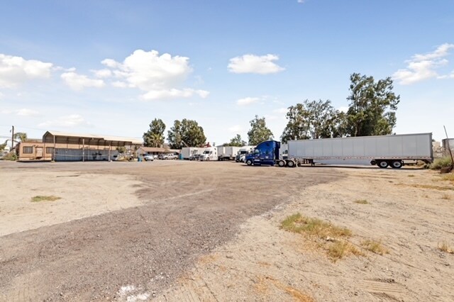 More Photos Of 10566 Calabash Ave, Fontana Light Distribution For Sale