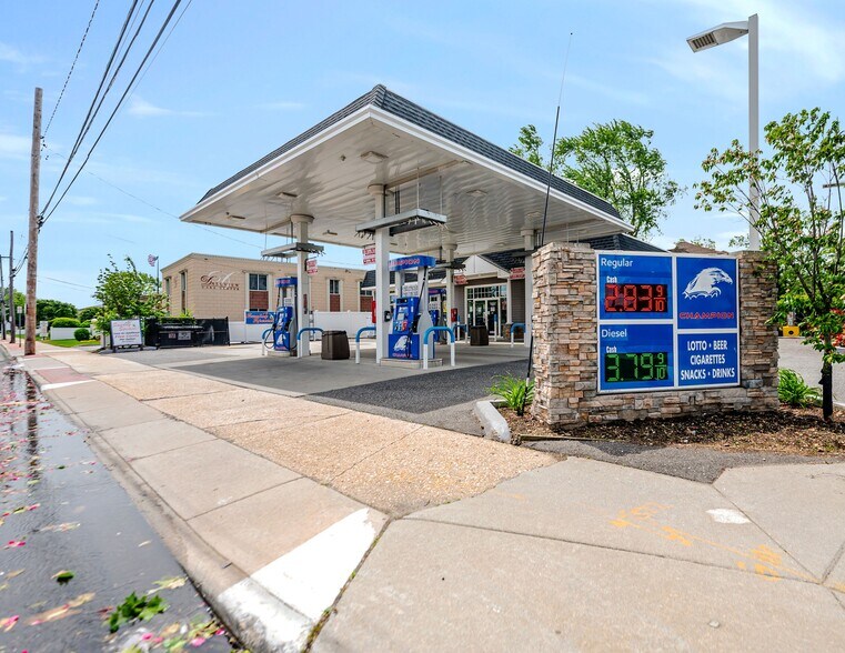 Primary Photo Of 566 Fulton St, Farmingdale Service Station For Sale