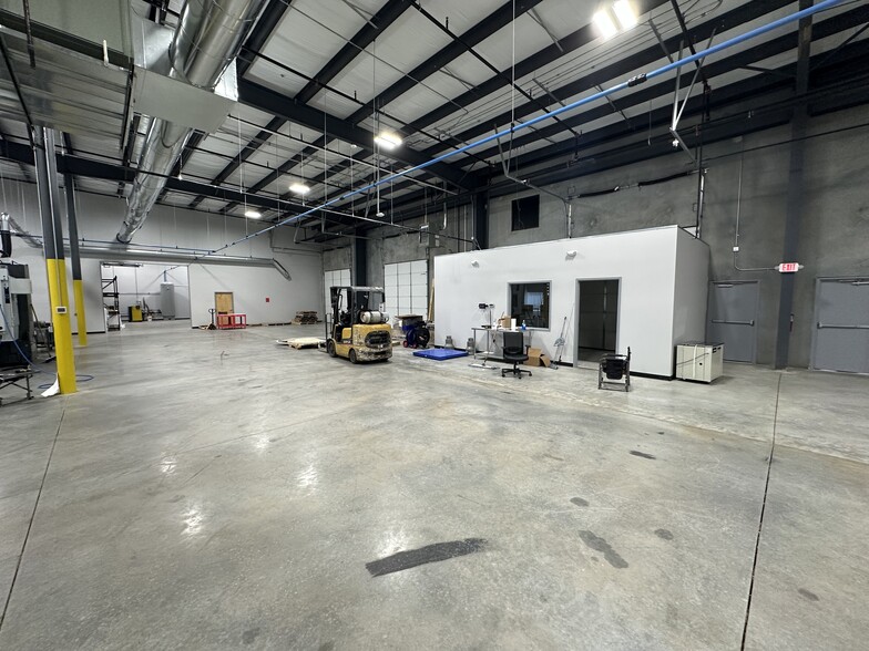 More Photos Of 140 Corporate Dr, Spartanburg Research And Development For Lease
