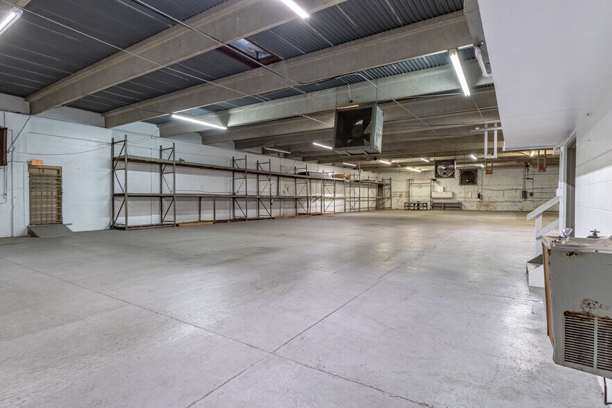 More Photos Of 845-845 N Florida Ave, Lakeland General Retail For Sale
