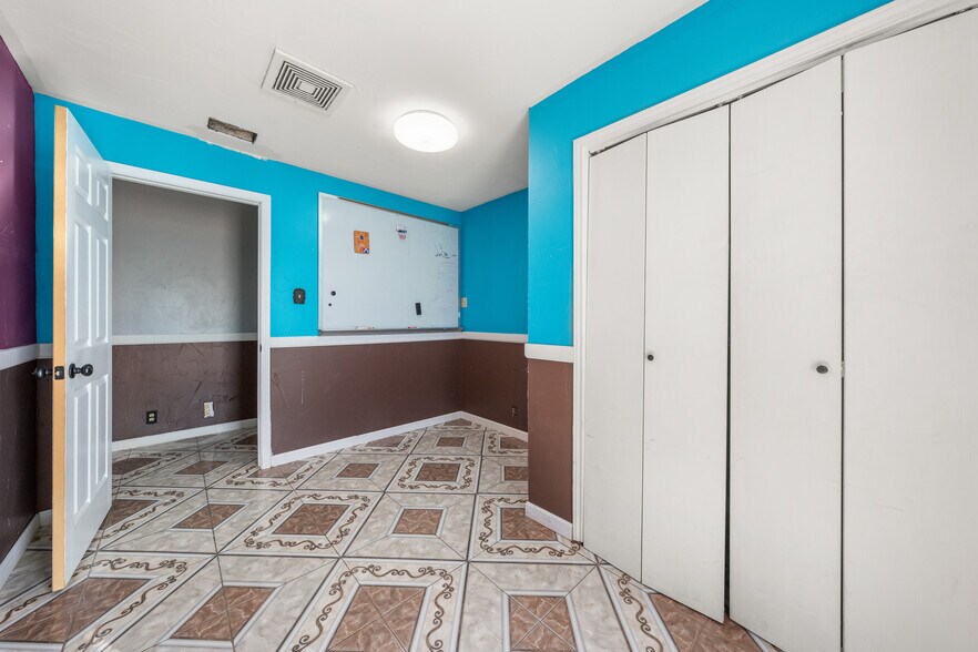 More Photos Of 3715 Bellmead Dr, Bellmead Office For Sale