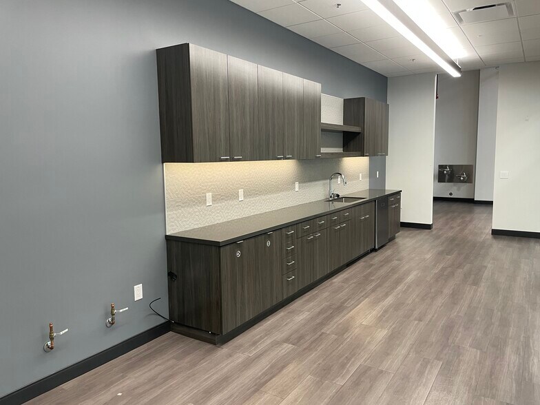 More Photos Of 821 Winslow St, Redwood City Office For Lease