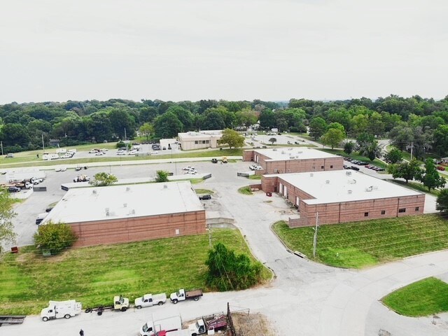 More Photos Of 5893 Raytown Rd, Raytown Warehouse For Lease