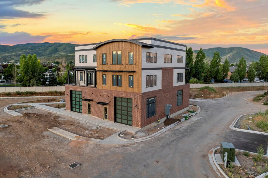 More Photos Of 1922 S Highway 40, Heber City Showroom For Sale