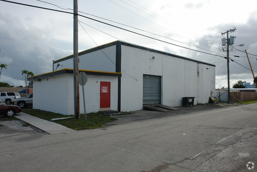 More Photos Of 13990 NW 6th Ct, Miami Warehouse For Lease