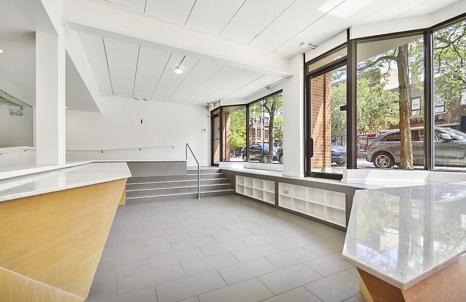 More Photos Of 1650-1660 N Wells St, Chicago General Retail For Sale