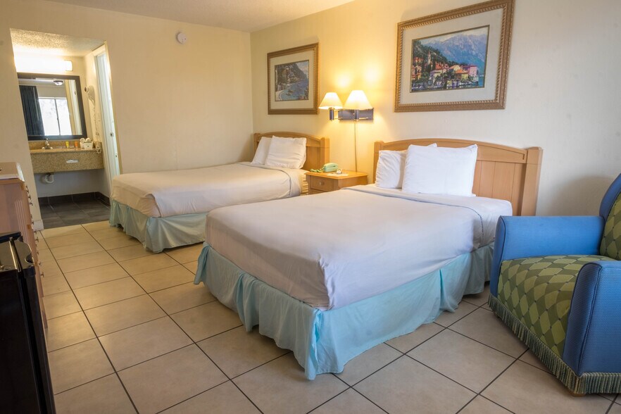 More Photos Of 21252 US Highway 19 N, Clearwater Hotel For Sale