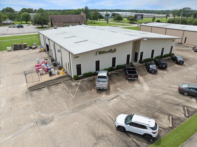 More Photos Of 4311 FM-2351, Friendswood Light Distribution For Sale