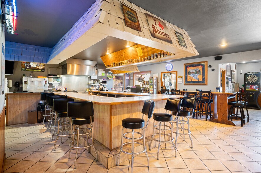 More Photos Of 2 Hays Blvd, Pine Haven Restaurant For Sale