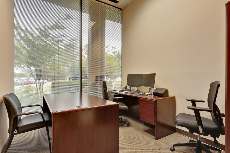 More Photos Of 8555 United Plaza Blvd, Baton Rouge Office For Lease
