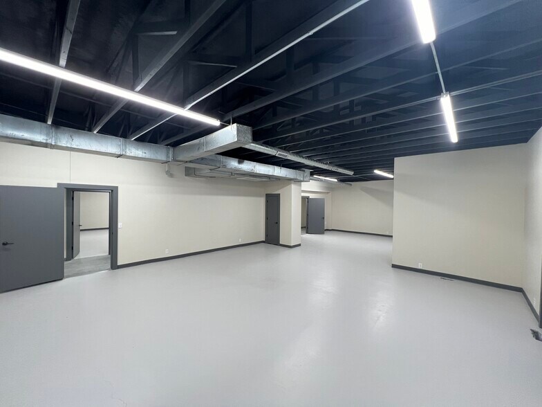 More Photos Of 5235 N Lincoln Blvd, Oklahoma City Office For Sale