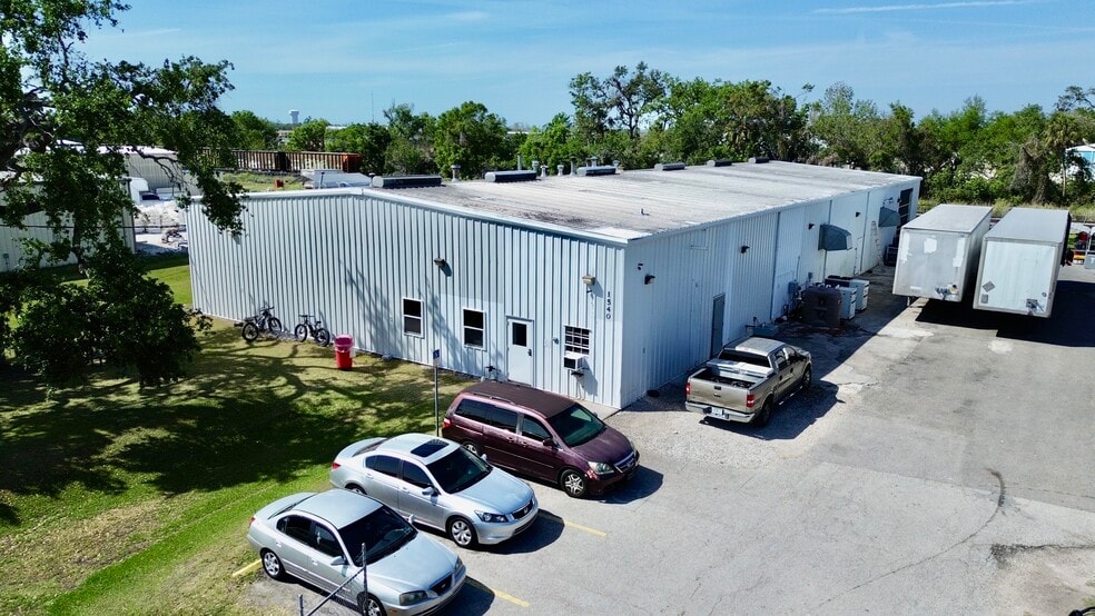 More Photos Of 1540 12th St, Palmetto Warehouse For Sale
