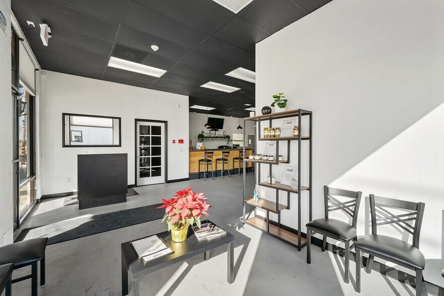 More Photos Of 8115-8149 El Camino Real, Atascadero Storefront Retail Office For Lease