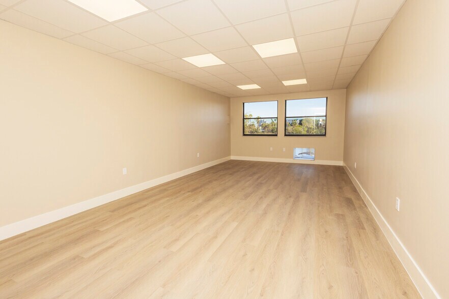 More Photos Of 3444 Marinatown Ln, North Fort Myers Unknown For Lease