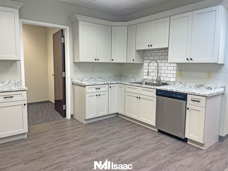 More Photos Of 2700 Old Rosebud Rd, Lexington Office For Sale
