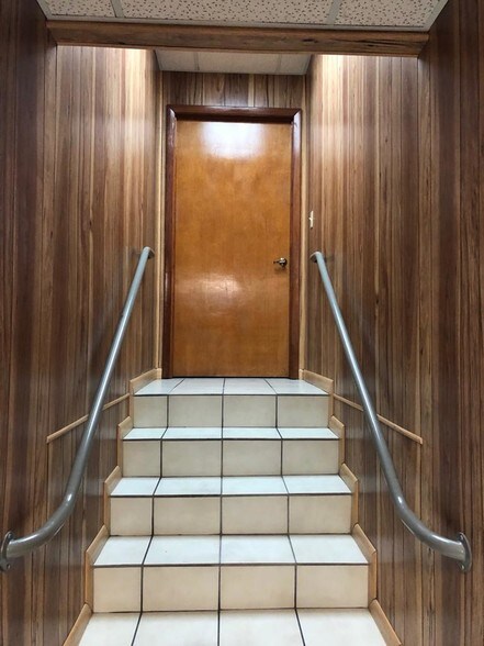 More Photos Of 6709 NW 84th Ave, Doral Light Distribution For Lease