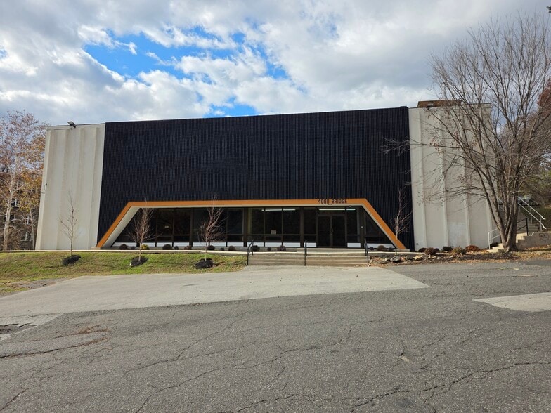 Primary Photo Of 4000 Bridge St, Drexel Hill Manufacturing For Sale