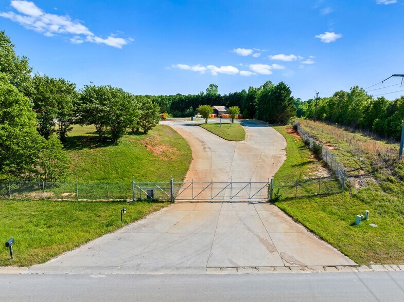 More Photos Of 9165 Northfield Dr, Fort Mill Industrial For Lease