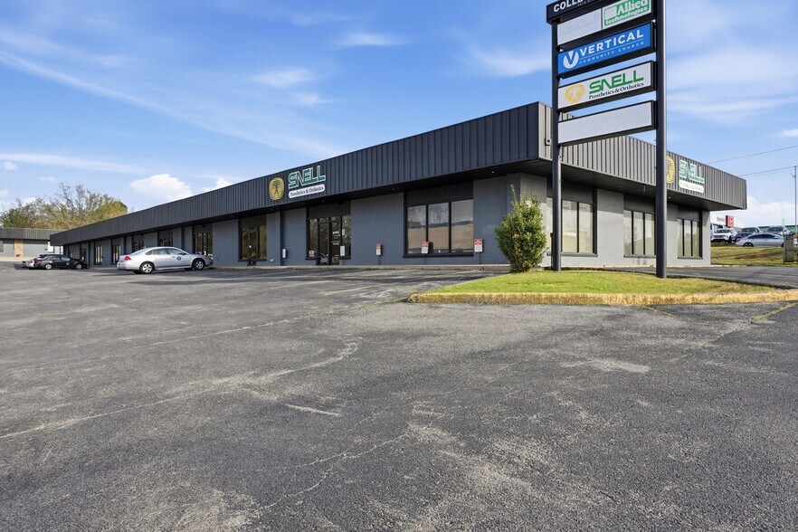 More Photos Of 3416-3422 N College Ave, Fayetteville Unknown For Lease