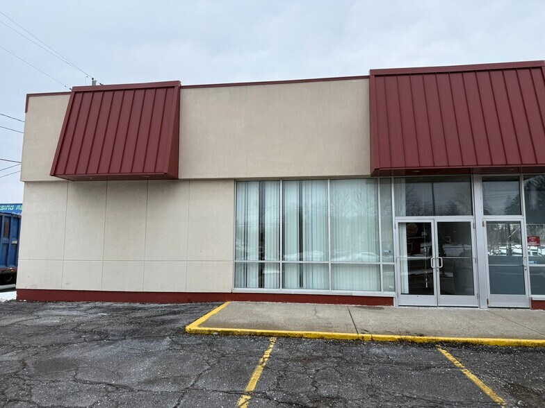 More Photos Of 5525 S Cedar St, Lansing Unknown For Lease