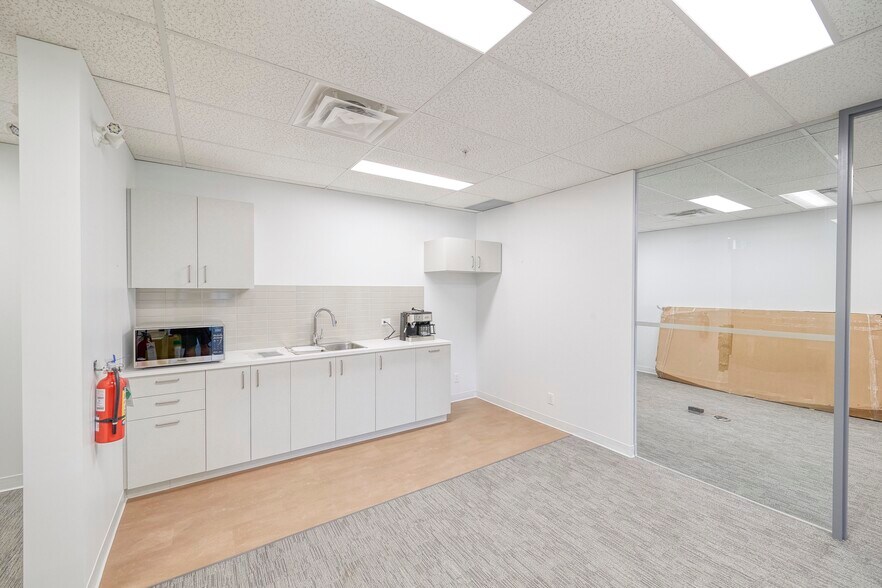 More Photos Of 200 Rivercrest Dr SE, Calgary Medical For Lease