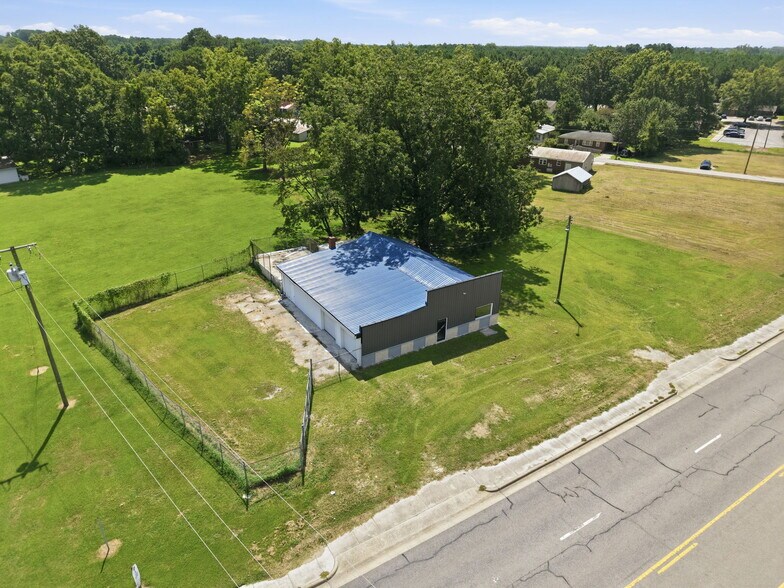 More Photos Of 591 US Highway 64 W, Plymouth Flex For Sale