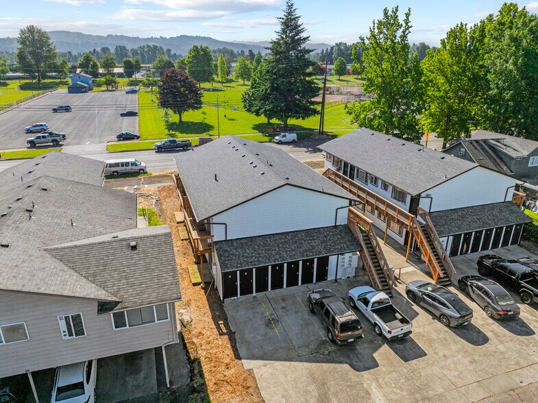 More Photos Of 947 7th Ave, Longview Apartments For Sale