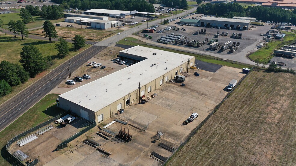 More Photos Of 1612-1630 E Whaley St, Longview Industrial For Sale