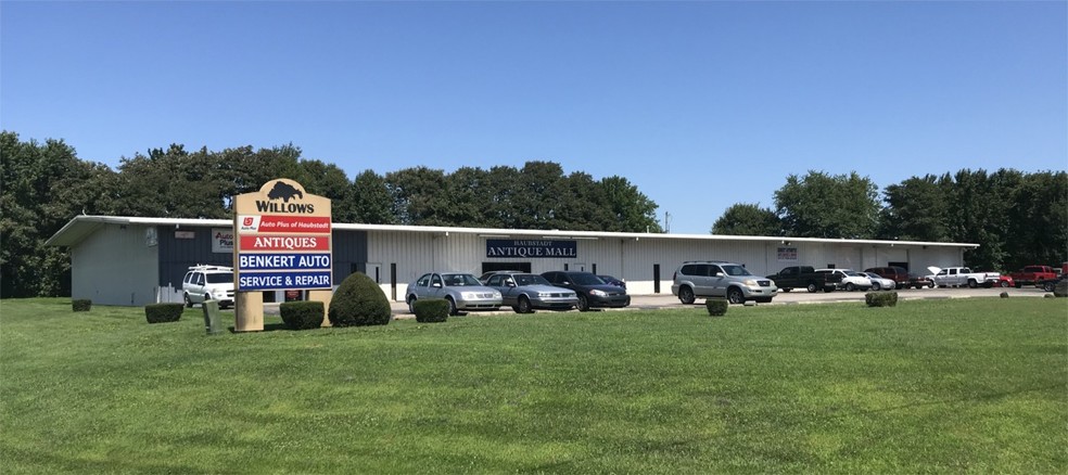 Primary Photo Of 1068 E State Road 68, Haubstadt Service For Lease