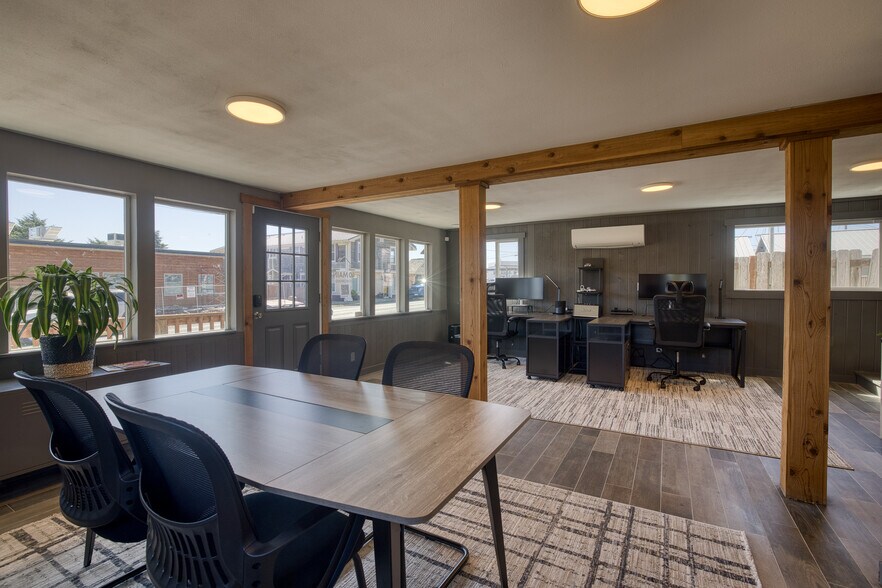 More Photos Of 40 Main St, Pacific Beach Flex For Sale