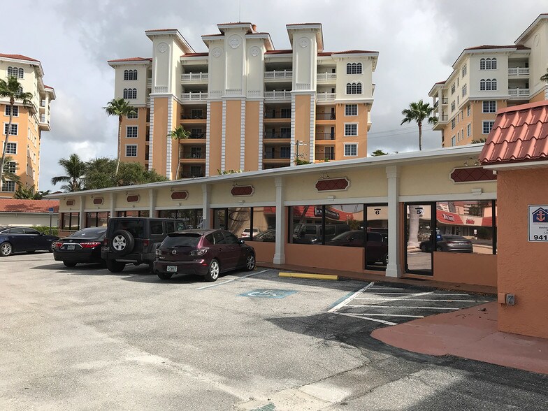 More Photos Of 127 Tampa Ave E, Venice Storefront Retail Office For Sale