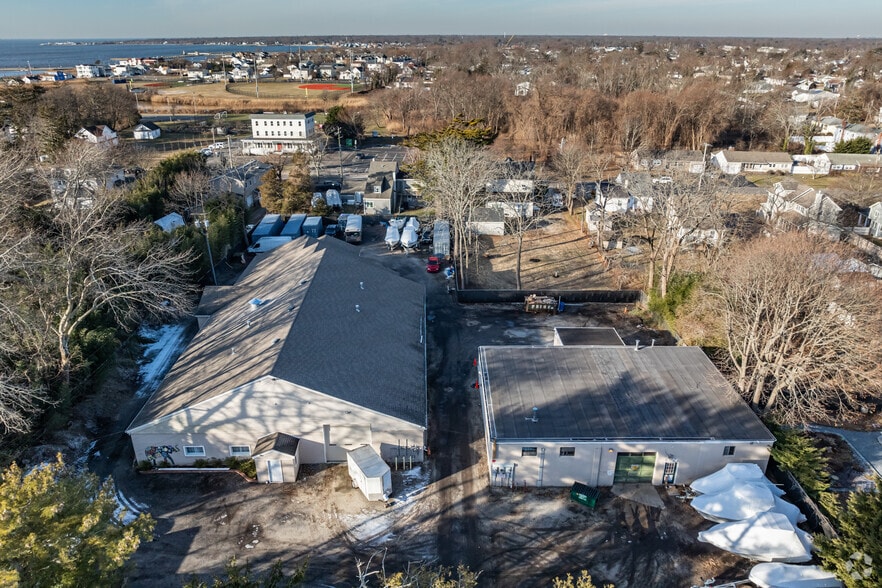 More Photos Of 380 Grove Ave, Patchogue Industrial For Lease