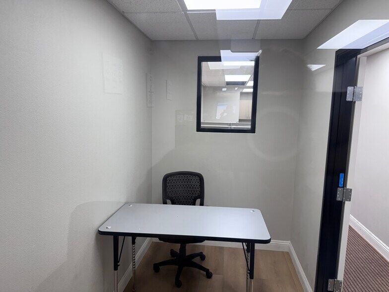 More Photos Of 6015 S Rainbow Blvd, Las Vegas Coworking Space