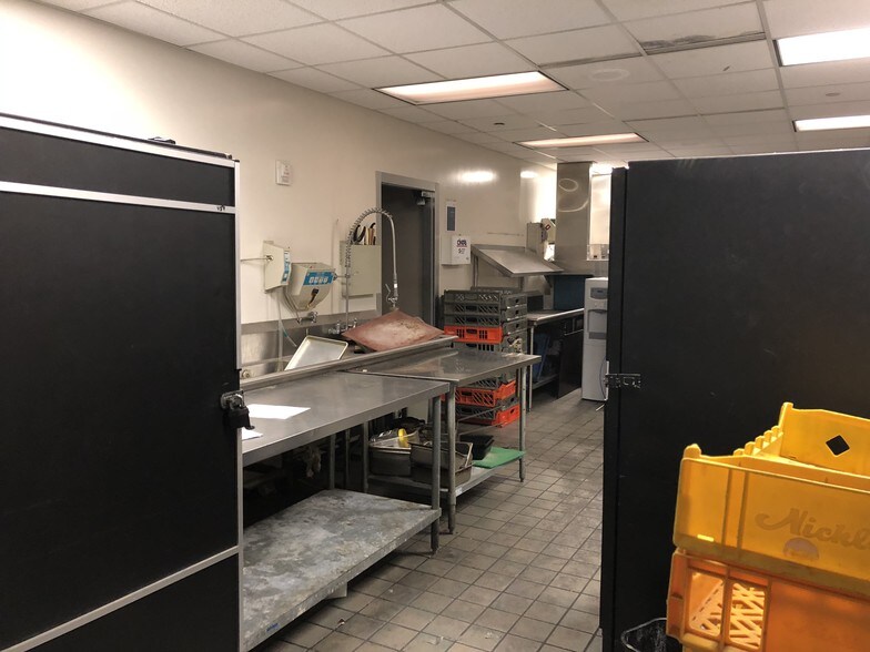 More Photos Of 101 Yorkshire Blvd, Lexington Medical For Sale