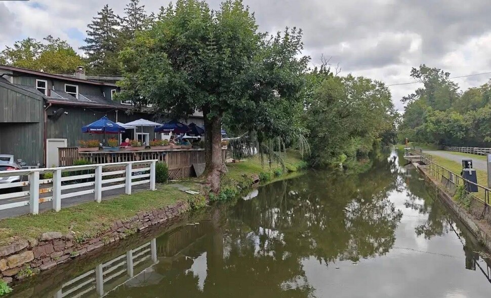 More Photos Of 1339 River Rd, Titusville General Retail For Sale