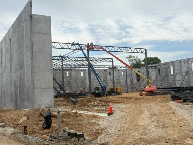 More Photos Of 3 Century Dr, Parsippany Warehouse For Lease