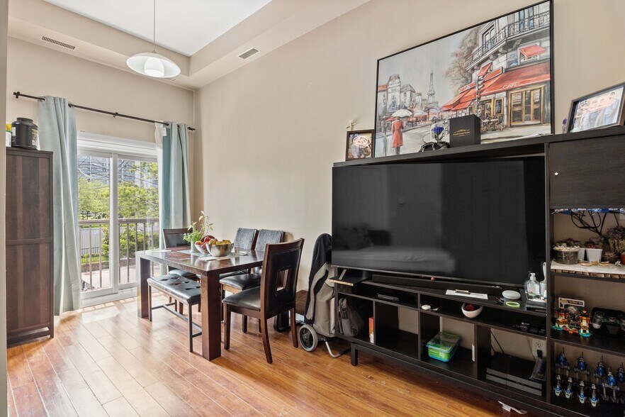 More Photos Of 999 Bloor St W, Toronto Storefront Retail Residential For Sale