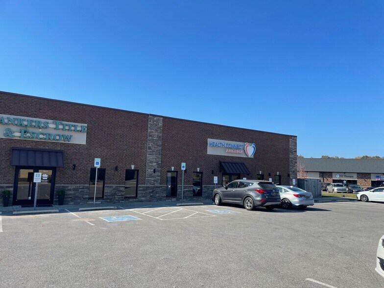 More Photos Of 116 Merchants Blvd, Clarksville General Retail For Lease