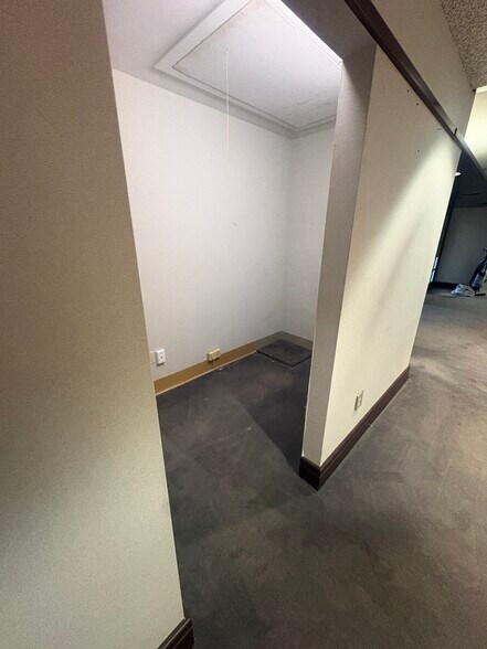 More Photos Of 1130 Vester Ave, Springfield Medical For Lease