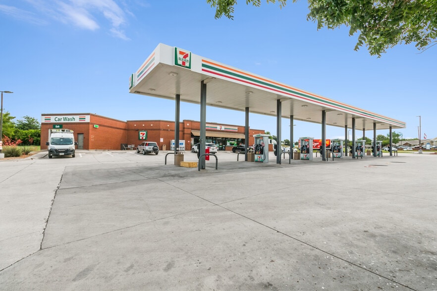More Photos Of 5420 Altamesa Blvd, Fort Worth Service Station For Sale