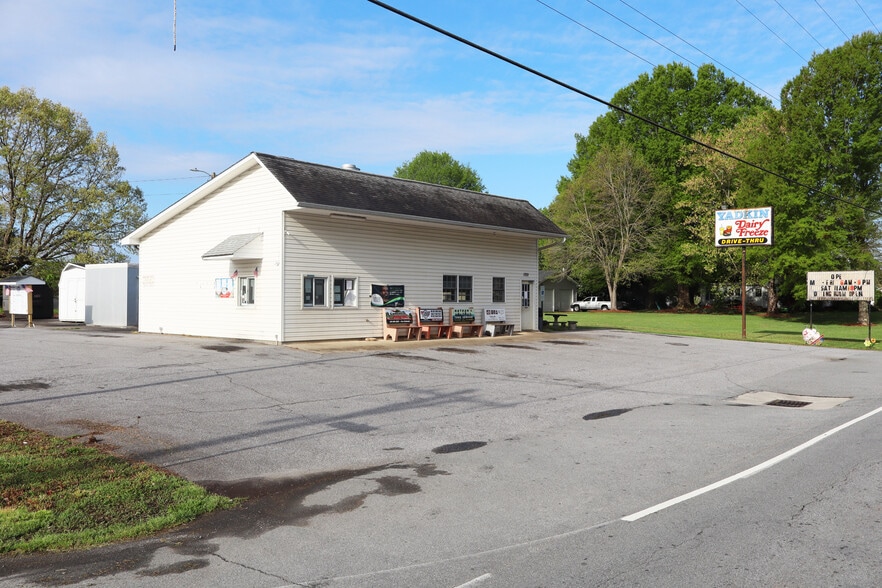 Primary Photo Of 1201 W Main St, Yadkinville Restaurant For Sale