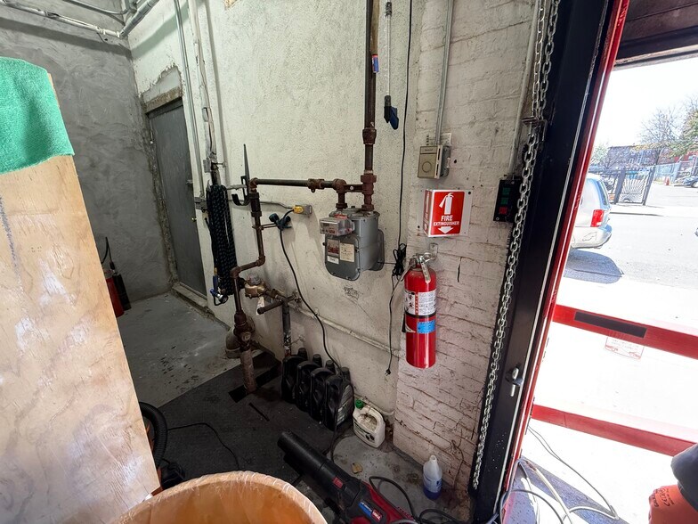 More Photos Of 149 Hull St, Brooklyn Warehouse For Sale