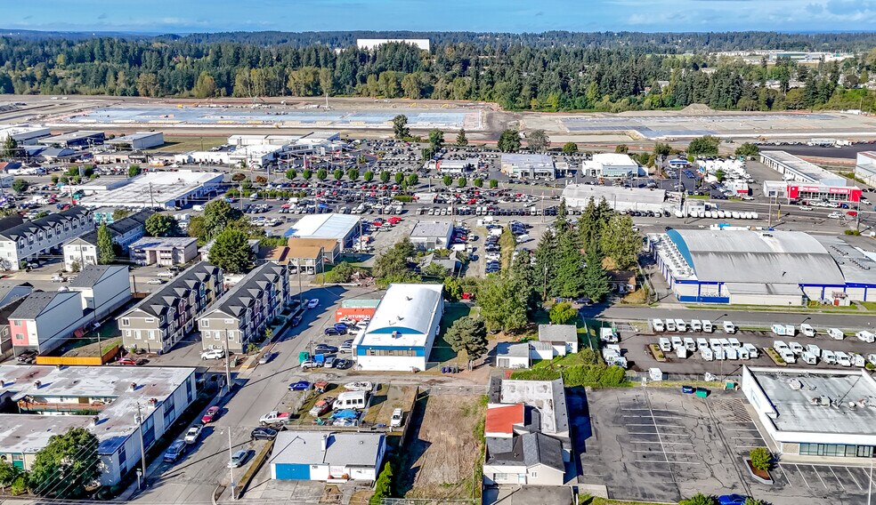 More Photos Of 3838 S Warner St, Tacoma Flex For Lease