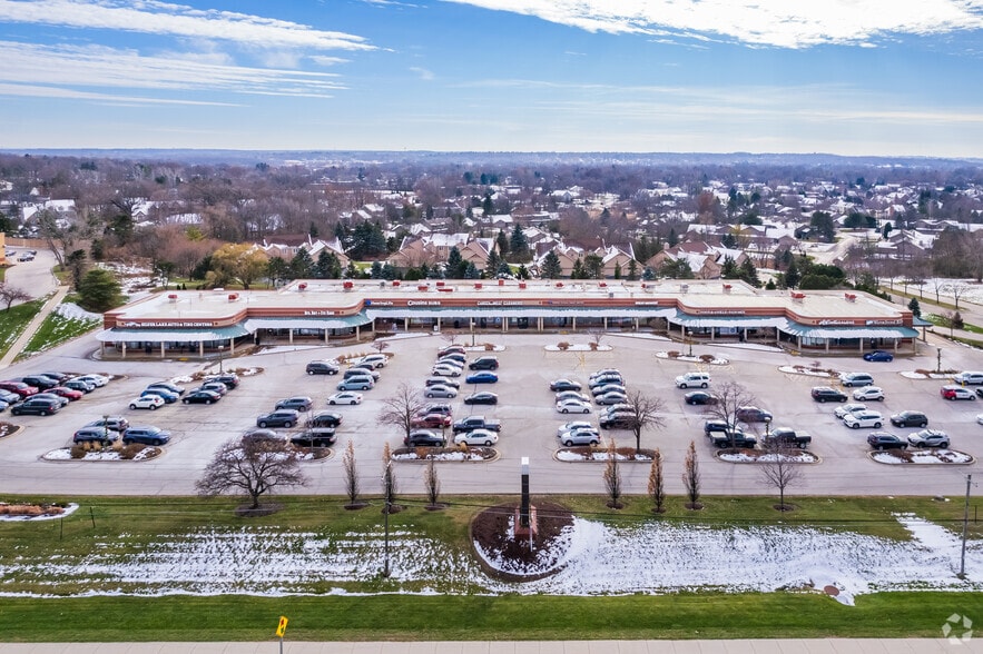 More Photos Of 17495 W Capitol Dr, Brookfield Unknown For Lease
