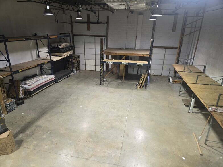 More Photos Of 14 Crozerville Rd, Aston Light Distribution For Lease